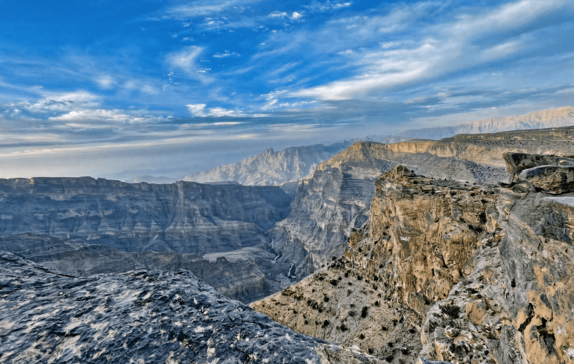 Jebel Shams: Plateau to Quarn al Ghamaydah Adventure